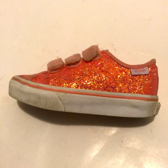 PINK Van’s Girls fuzzy shoe off the wall size US kids size 10.5 velcro s… - Picture 4 of 8